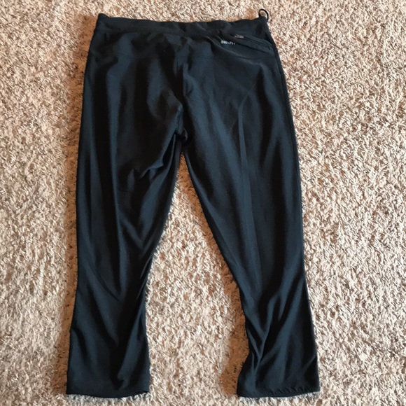 Nike calf length leggings - Picture 2 of 2